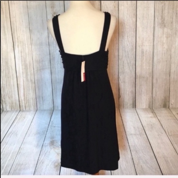 Black sundress with flower detail at top - Picture 6 of 6